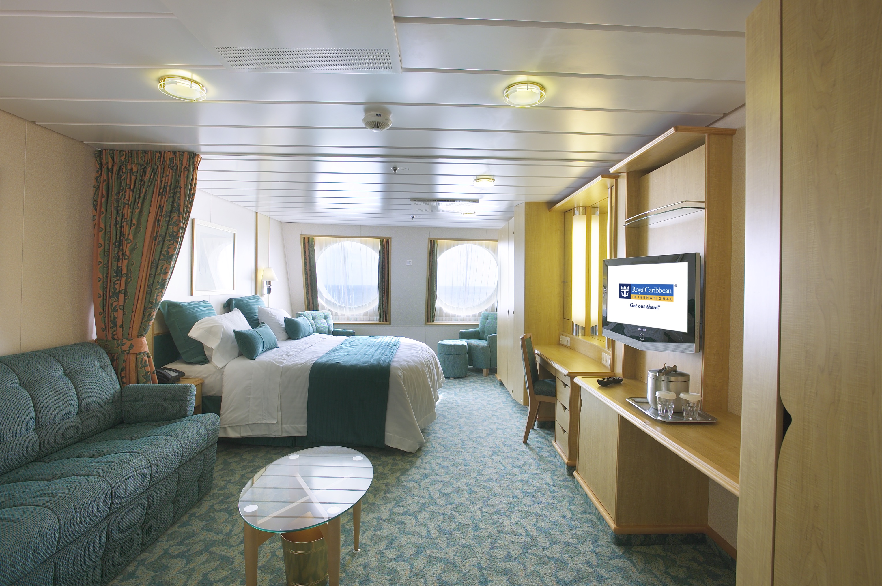 Royal Caribbean International Liberty of the seas Accommodation RCI_LB_Family_OV.jpeg